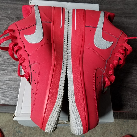Nike Red Air Force One Size 8.5 - Picture 5 of 7